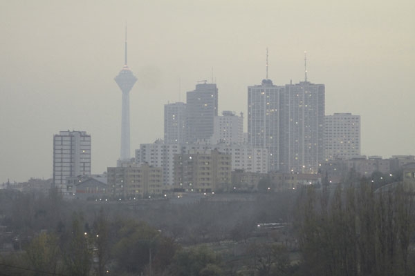 هوای آلوده شهر تهران برج میلاد 